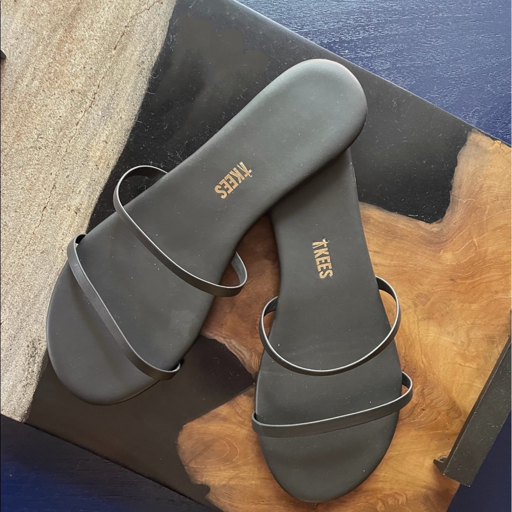 Tkees black sandals